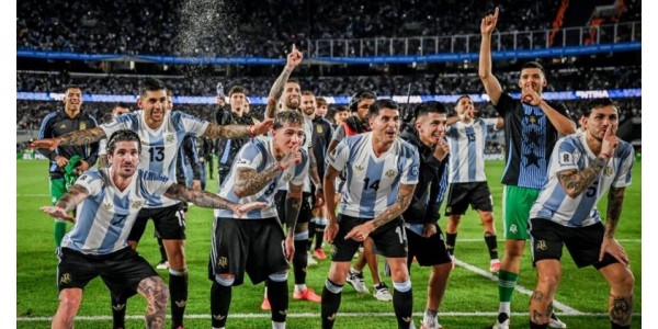 Lionel Scaloni on kiitollinen saadessaan tavata tämän ryhmän argentiinalaisia pelaajia Lionel Scaloni on kiitollinen saadessaan tavata tämän ryhmän argentiinalaisia pelaajia
